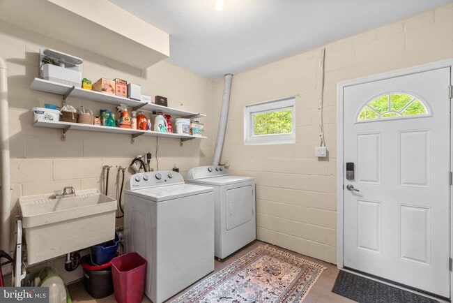 Building Photo - 1625 Old Annapolis Rd