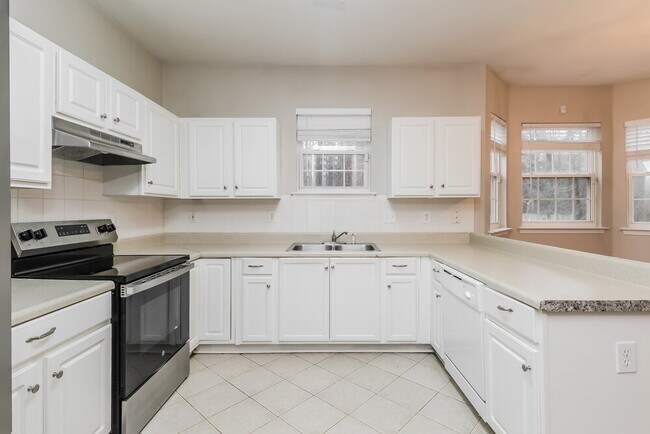 Building Photo - 6136 Planters Wood Ln