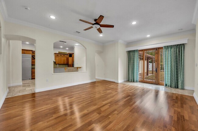 Building Photo - Gorgeous Winter Park Home