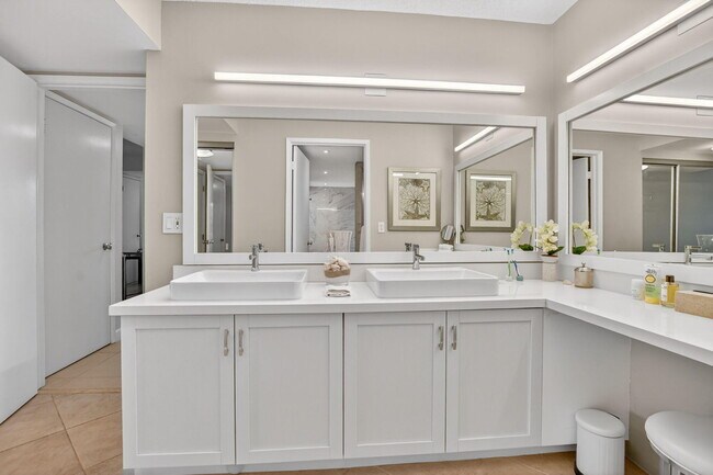 Building Photo - 5851 Camino Del Sol