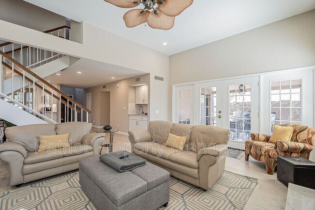 Building Photo - 10527 E Fanfol Ln