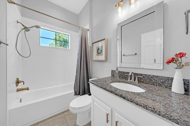 Building Photo - 13818 Moonstone Canyon Dr