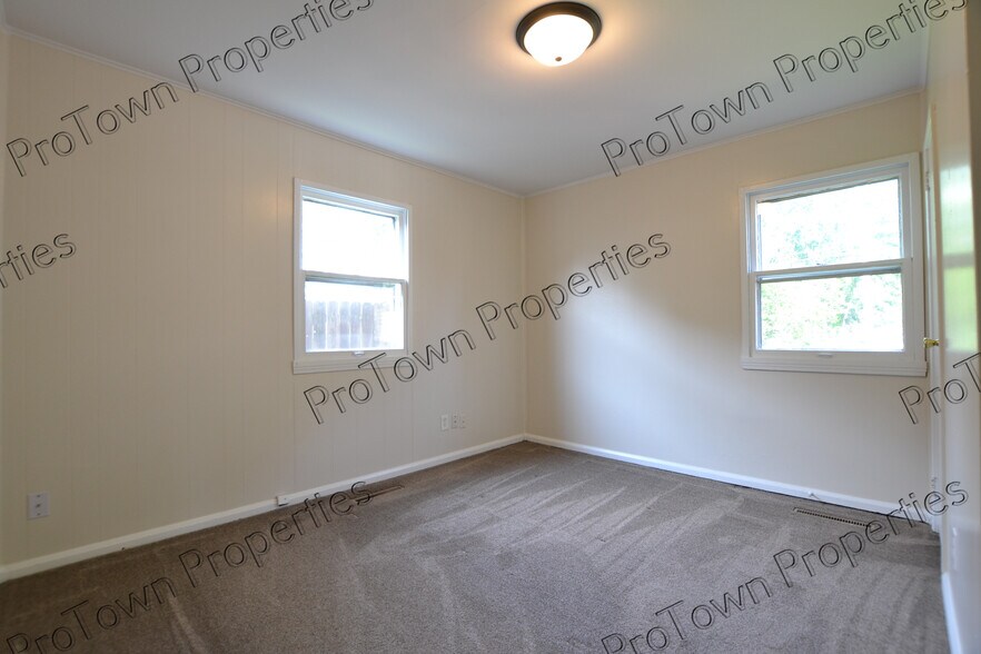 Building Photo - 401 S Reed St