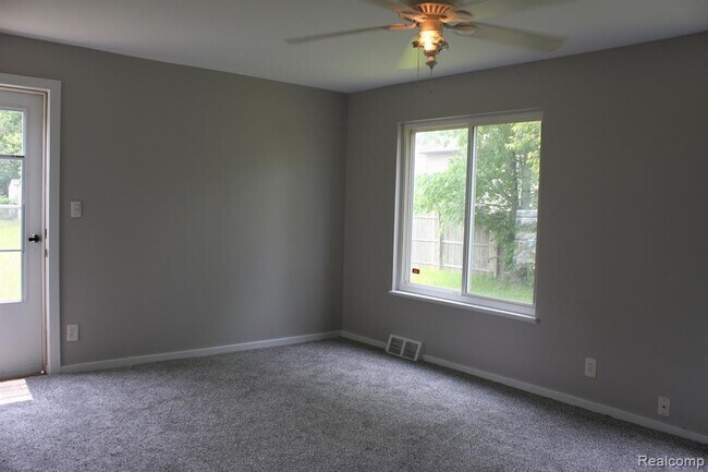 Building Photo - 32161 Genessee St