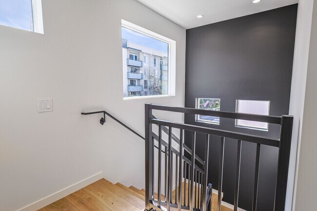 Building Photo - 4 Bed | 4.5 Bath | 2024 Construction | Tow...