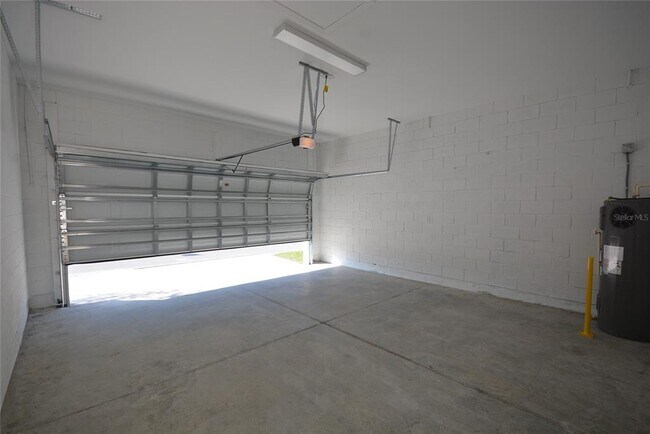 Building Photo - 5144 Firebush Dr