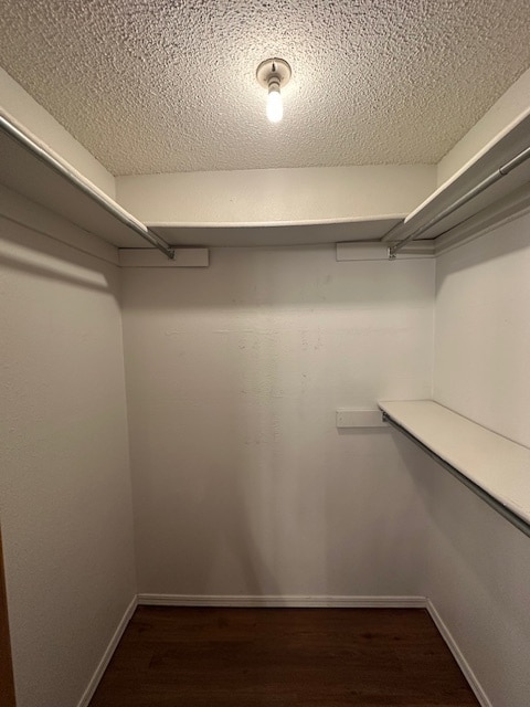 Building Photo - 13909 Fairhill Ave