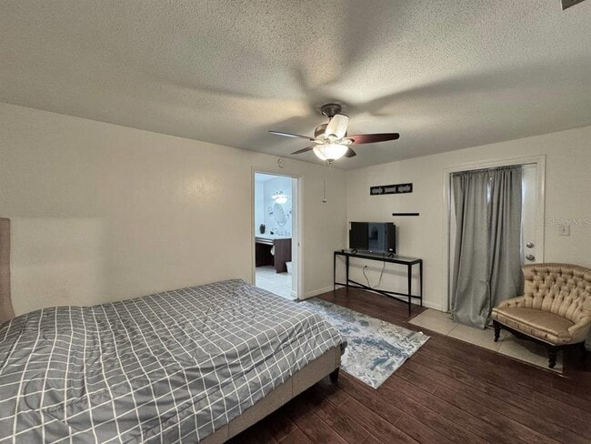 Building Photo - 7514 Spirea Dr