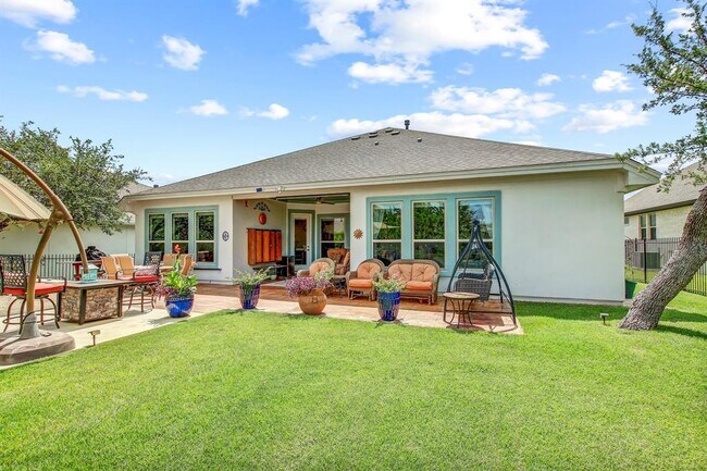 Building Photo - 1034 Jacksdaw Dr