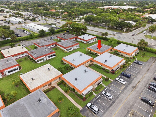 Building Photo - 28 Seville Dr