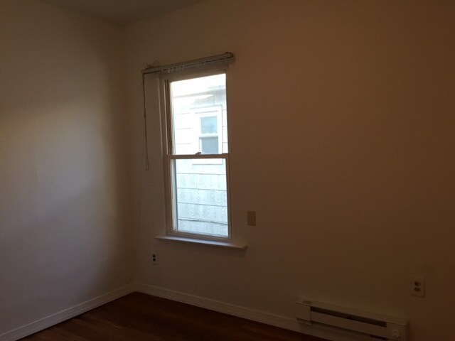 Building Photo - 27 Alton Pl