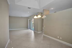 Building Photo - 5977 NW 73rd Ct