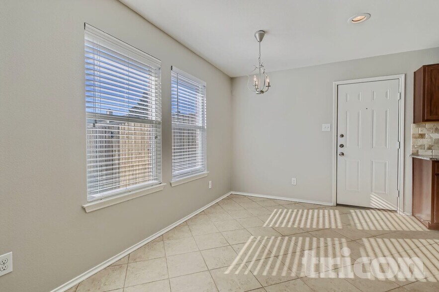 Building Photo - 10317 Fossil Valley Dr