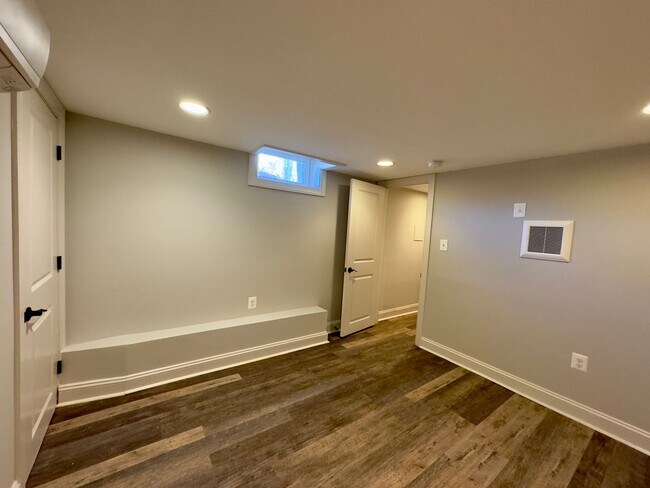 Building Photo - 3001 Hudson St