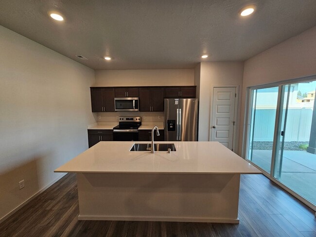 Building Photo - New build! October rent free