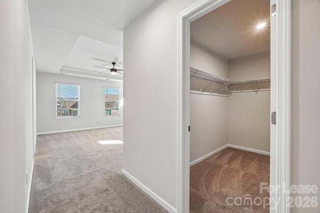Building Photo - 15618 Little Bluestem St