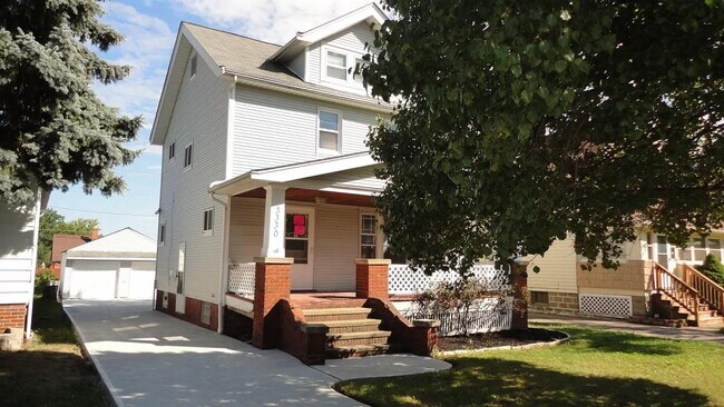 Building Photo - 3330 Fortune Ave