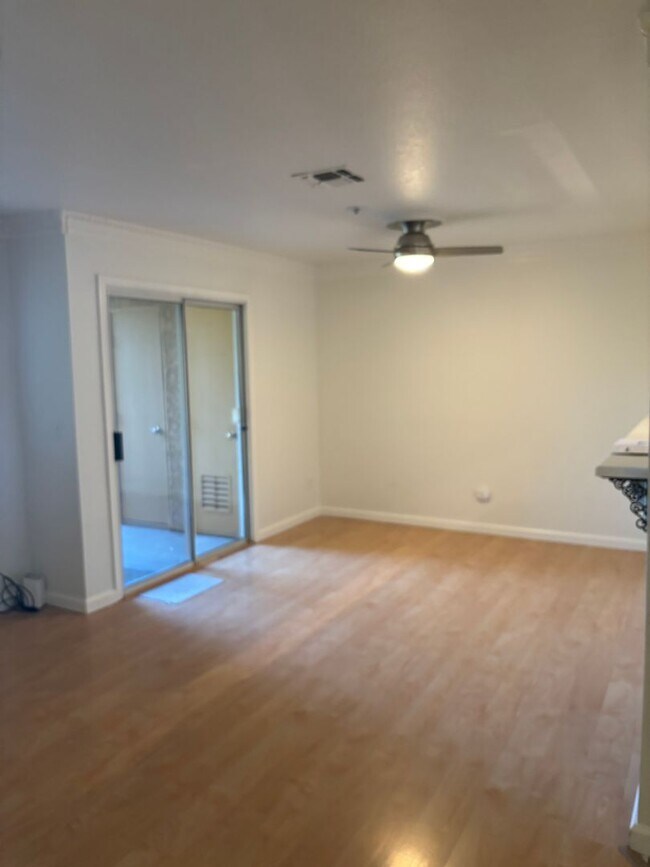 Building Photo - Resort living in Siena Hills-Condo with Pool, Gym and more!