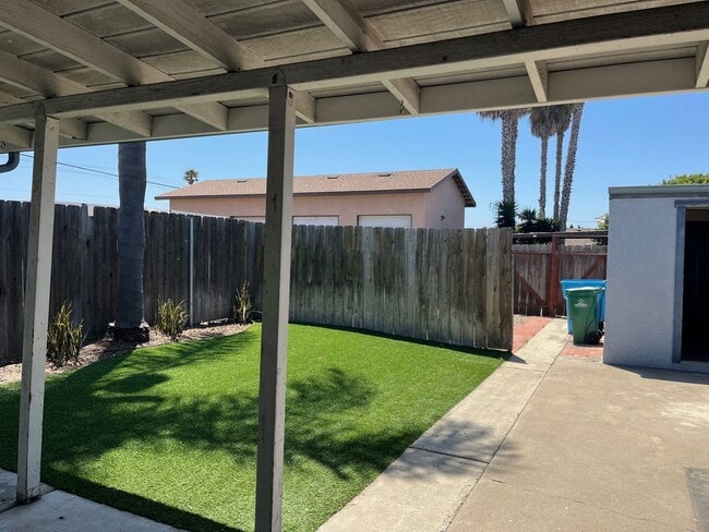 Building Photo - 3563-65 Clairemont Mesa Blvd