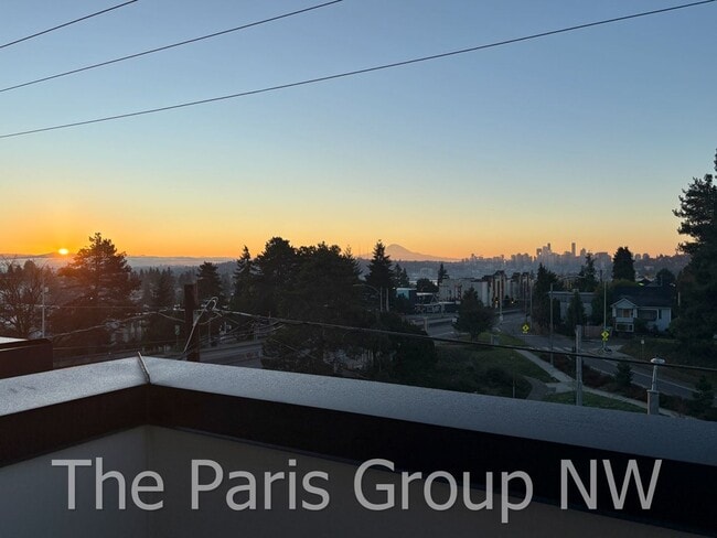 Building Photo - Gorgeous 2021 Fremont/Wallingford 3BR Overlooking Downtown, Mt Rainier & SLU, Garage w/EV Chgr, W...