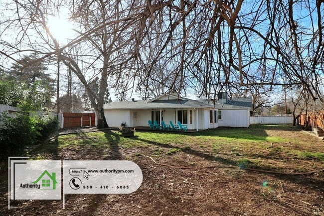 Building Photo - 256 Newport Dr