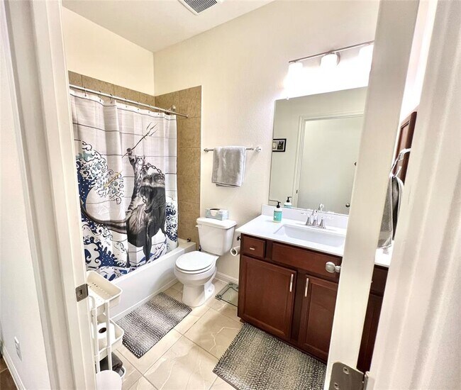Building Photo - 1024 Almeria Bend
