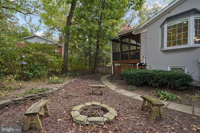 Building Photo - 9123 Cherrytree Dr