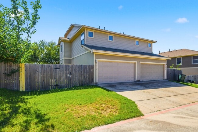 Building Photo - 14101 Harris Ridge Blvd