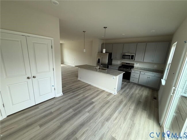 Building Photo - 8753 Whitman Dr