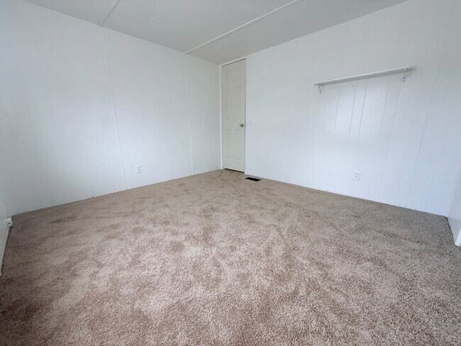 Building Photo - 3601 E Wyoming Ave