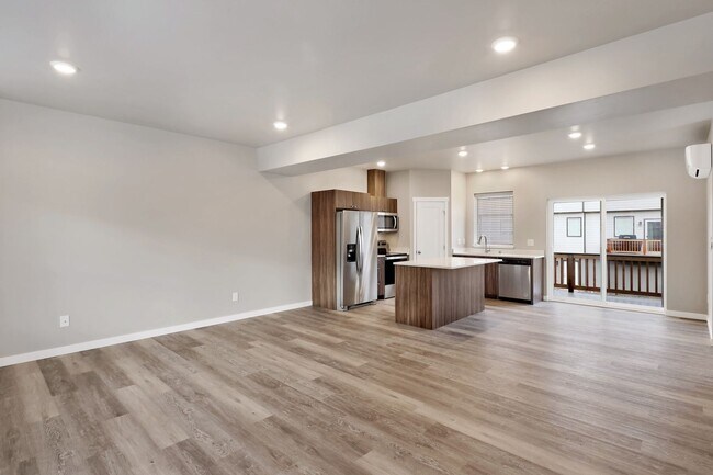 Building Photo - 1837 Eastgate Loop