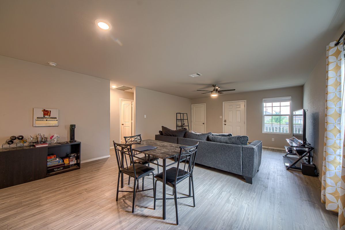 Building Photo - 14014 Homestead