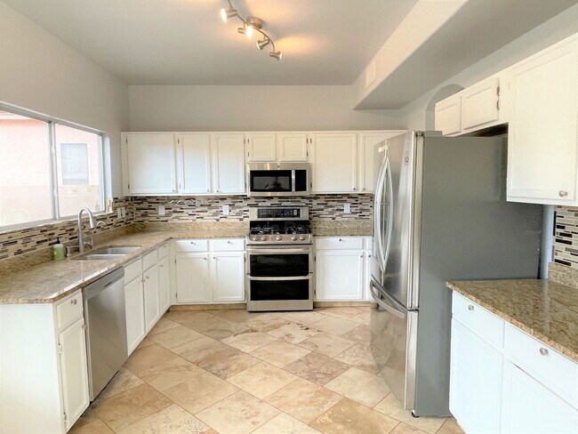 Building Photo - 5164 W Ross Dr