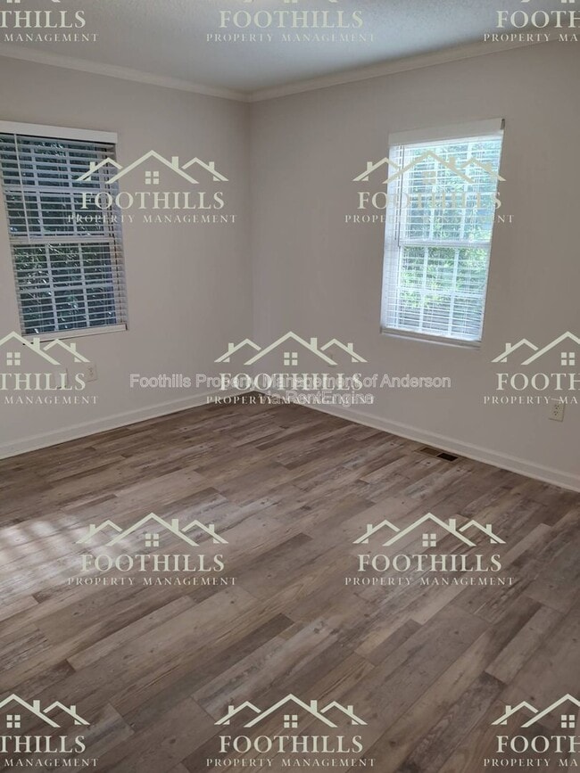 Building Photo - 201 F St