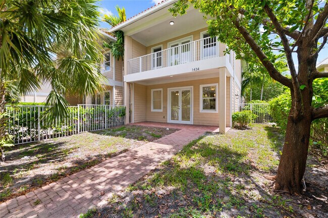 Building Photo - 1434 SW 4th Ave