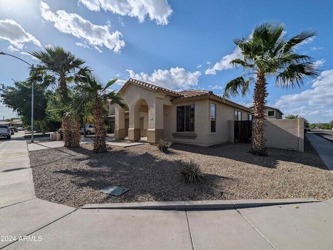Building Photo - 15432 W Tasha Cir