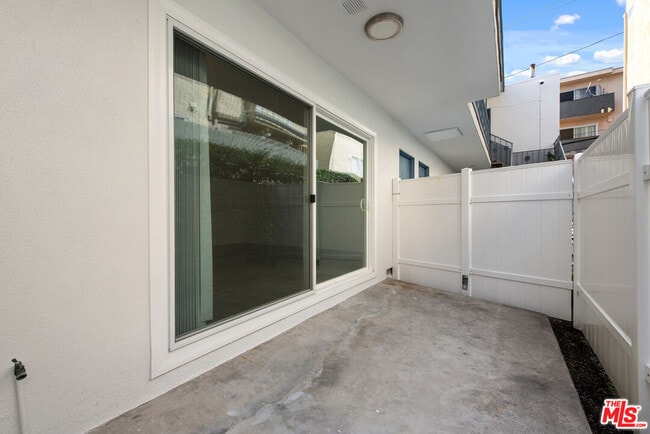 Building Photo - 1433 Brockton Ave