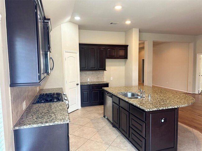 Building Photo - 5526 Stoneridge Ct