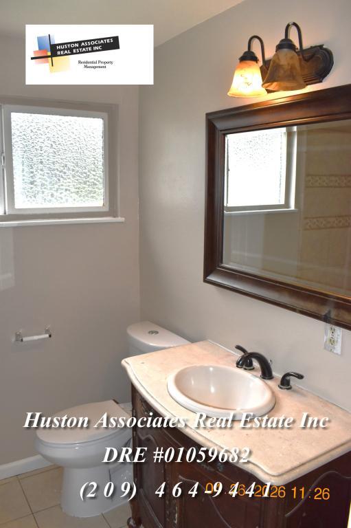 Building Photo - 3936 Dennis Ave