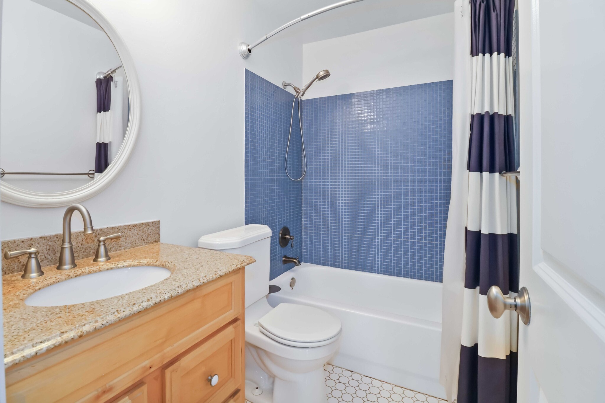 Building Photo - 2770 Caminito Eldorado