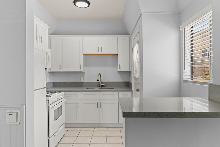 Building Photo - 119 Orange Ave