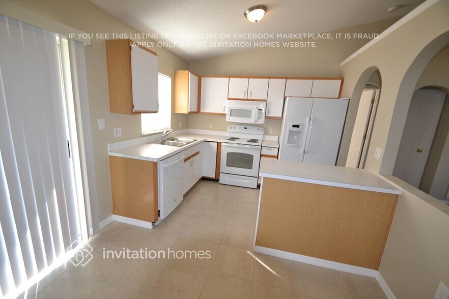 Building Photo - 3074 Mapleshade St