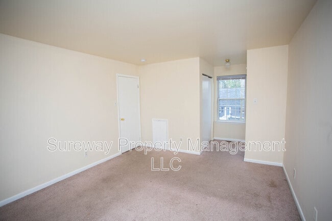 Building Photo - 5729 Irving Ave