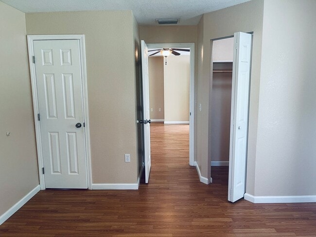 Building Photo - Charming 2-Bedroom in Candler with Large Y...