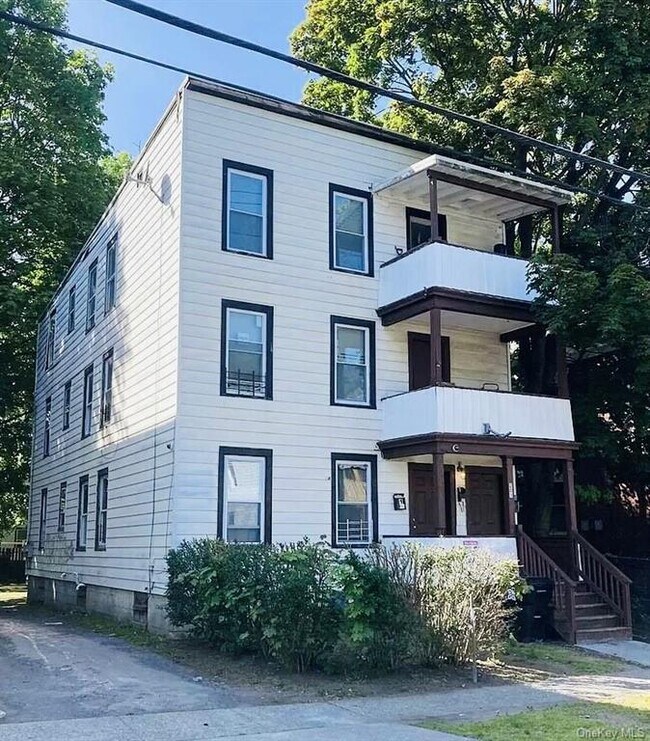 Building Photo - 203 Winnikee Ave