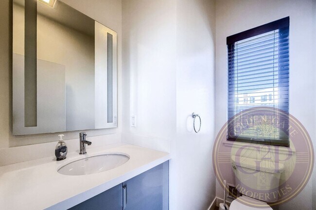 Building Photo - SF Shipyard - 3 BR, 2.5 BA Townhouse 1,634 Sq. Ft. - 3D Virtual Tour, 2-Car Garage