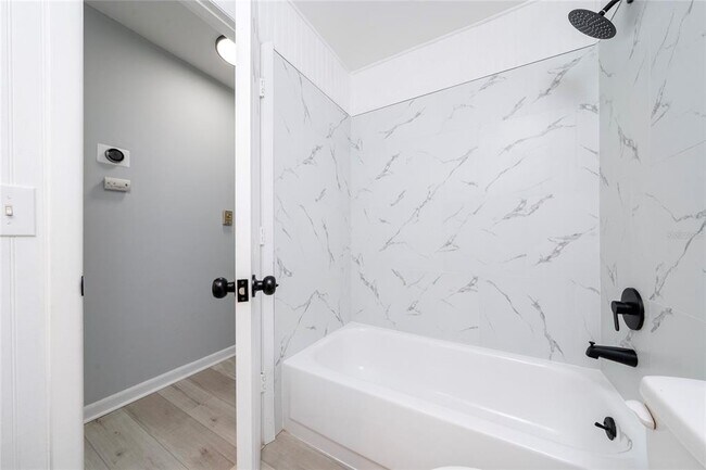 Building Photo - 1034 Falcon St