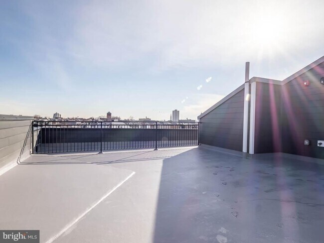 Building Photo - 769 S 10th St