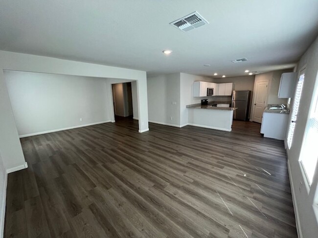 Building Photo - Newer Build 4 Bed/2 Bath In Arizona City