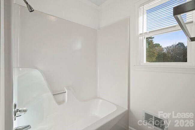 Building Photo - 16808 Knoxwood Dr